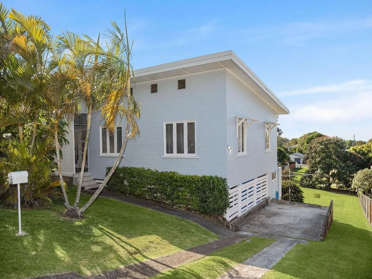 Holiday home 15 Seaview Terrace Moffat Beach Qld Caloundra
