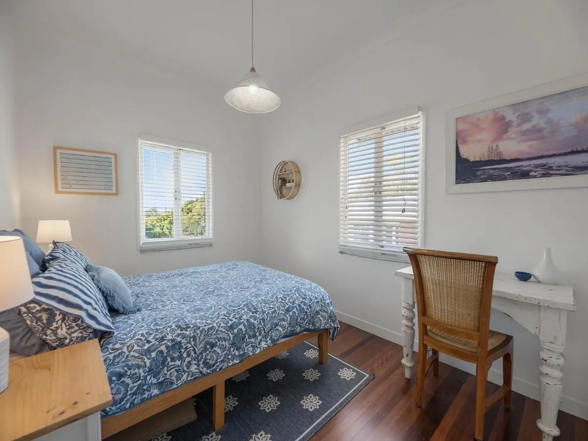 15 Seaview Terrace Moffat Beach Qld Caloundra Holiday home